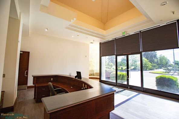 5800 Airport Road - Executive Offices